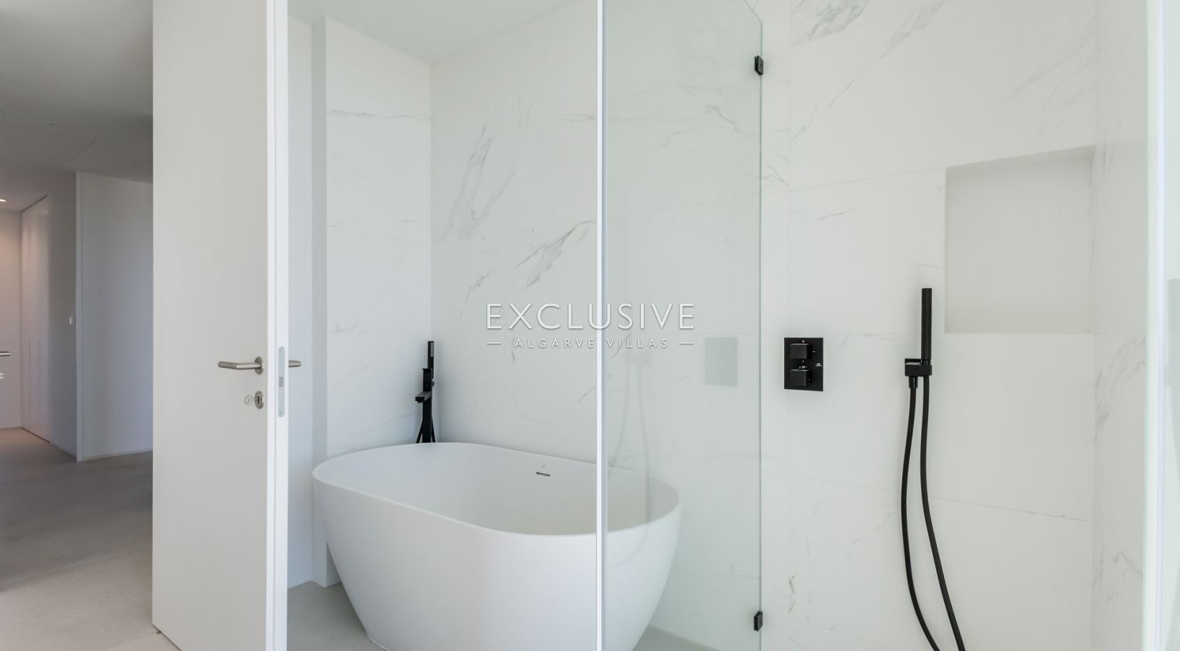 luxury 3 Bedroom contemporary penthouse in Vilamoura with golf and ocean views