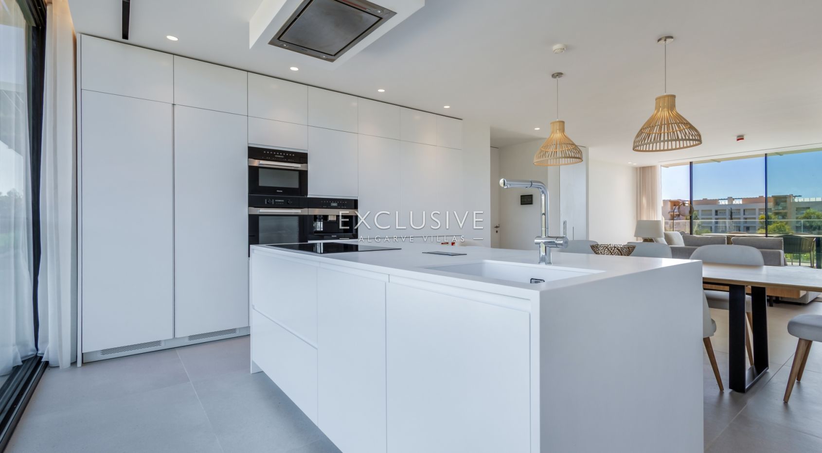 luxury 3 Bedroom contemporary penthouse in Vilamoura with golf and ocean views