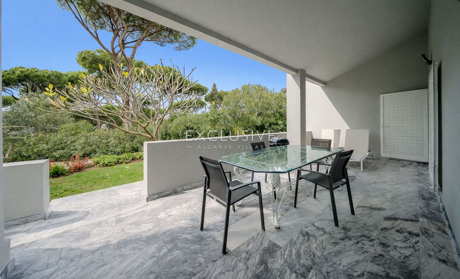 moradia de luxo V4+1 na prestigiada zona do Old Course em Vilamoura