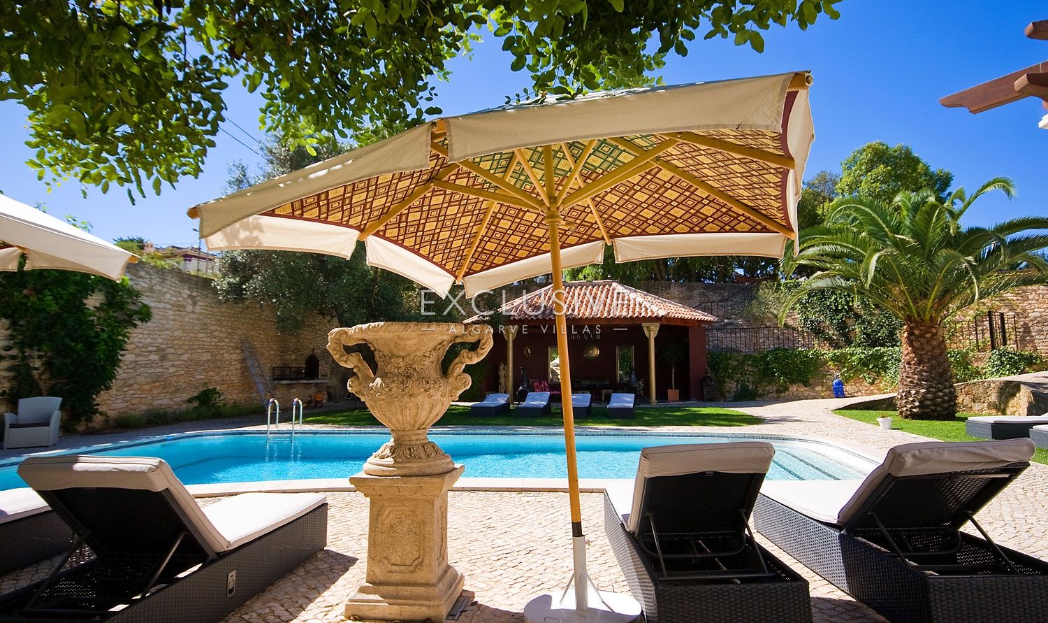 7-Schlafzimmer-Villa mit Vermietungspotenzial in der Nähe Centeanes Strand, Carvoeiro