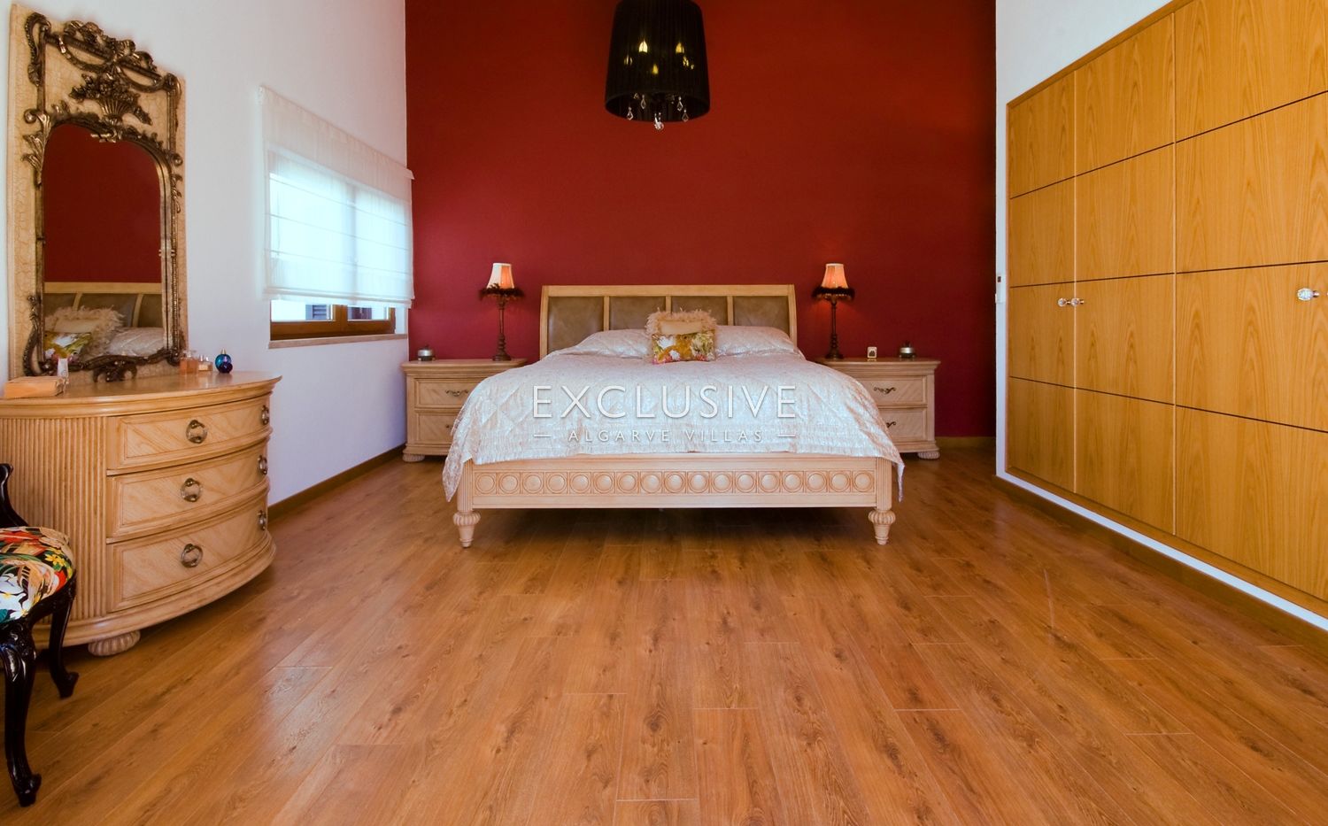 7-Schlafzimmer-Villa mit Vermietungspotenzial in der Nähe Centeanes Strand, Carvoeiro