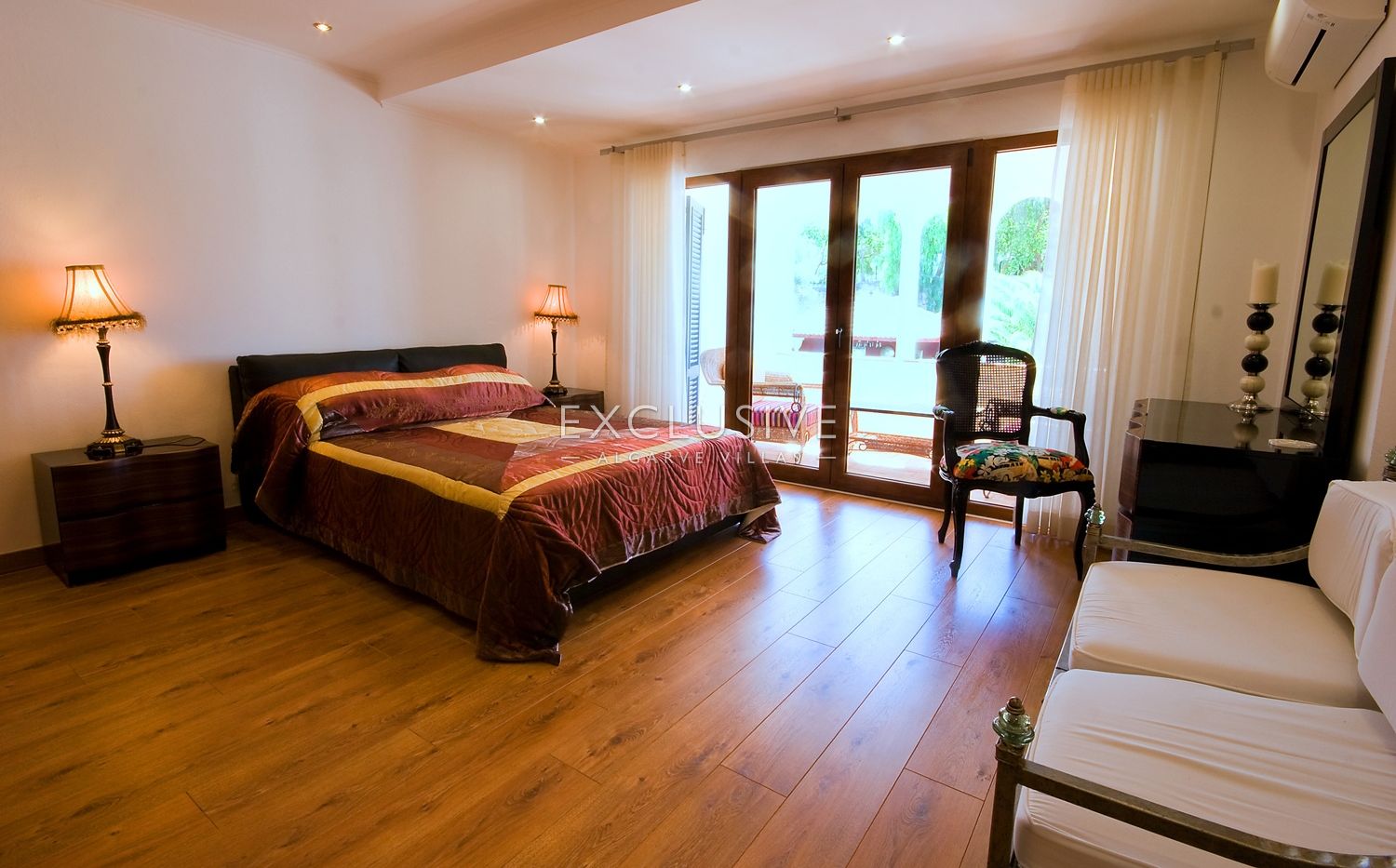 7-Schlafzimmer-Villa mit Vermietungspotenzial in der Nähe Centeanes Strand, Carvoeiro
