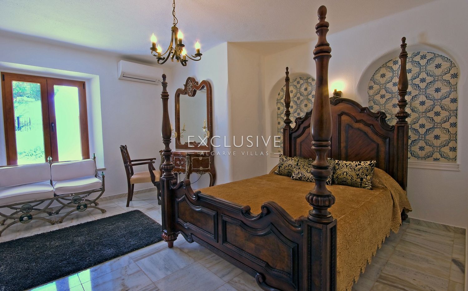 7-Schlafzimmer-Villa mit Vermietungspotenzial in der Nähe Centeanes Strand, Carvoeiro