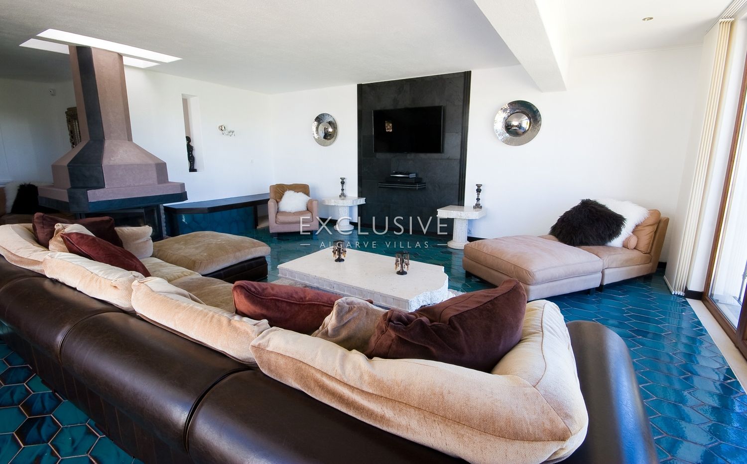 7-Schlafzimmer-Villa mit Vermietungspotenzial in der Nähe Centeanes Strand, Carvoeiro