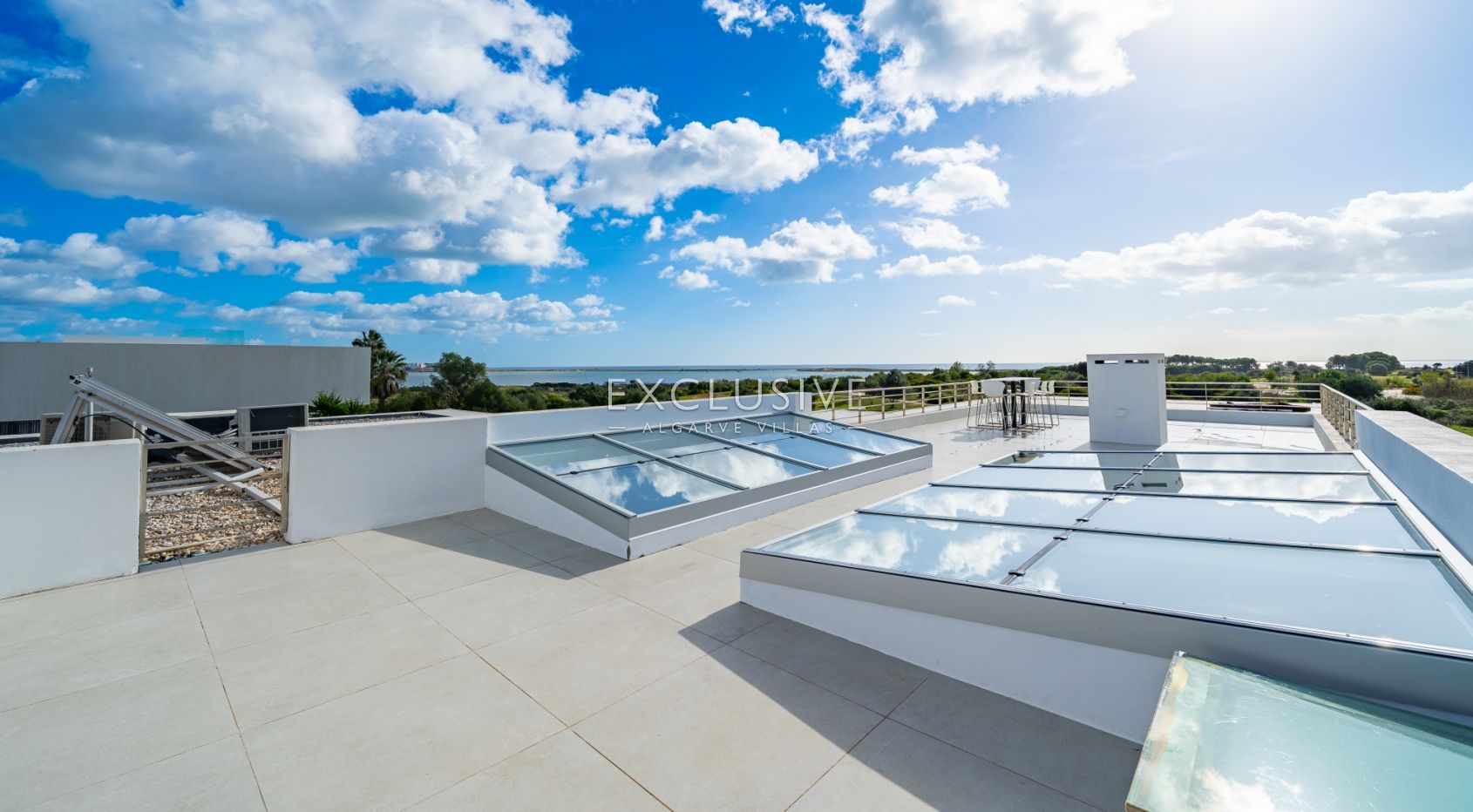 Elegante Villa mit außergewöhnlicher Aussicht und direktem Zugang zum Palmares Golf, Al