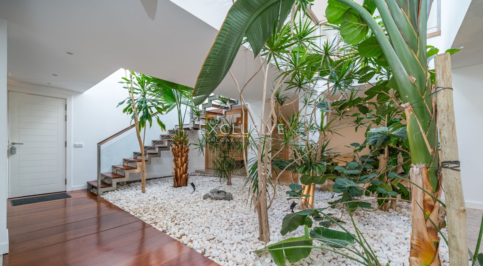 Elegante Villa mit außergewöhnlicher Aussicht und direktem Zugang zum Palmares Golf, Al