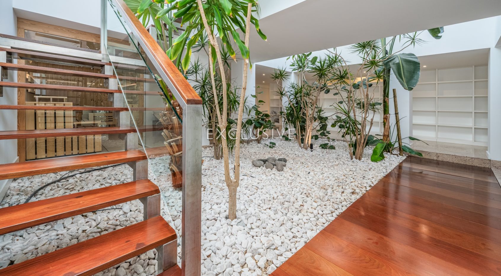 Elegante Villa mit außergewöhnlicher Aussicht und direktem Zugang zum Palmares Golf, Al