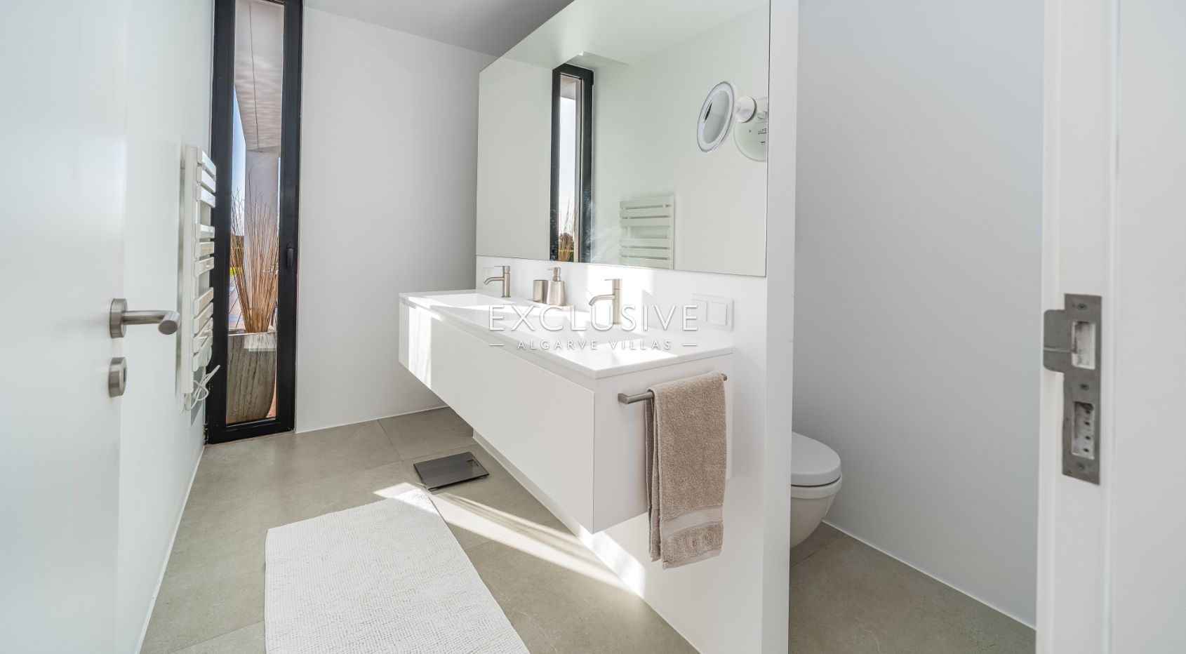 Elegante Villa mit außergewöhnlicher Aussicht und direktem Zugang zum Palmares Golf, Al