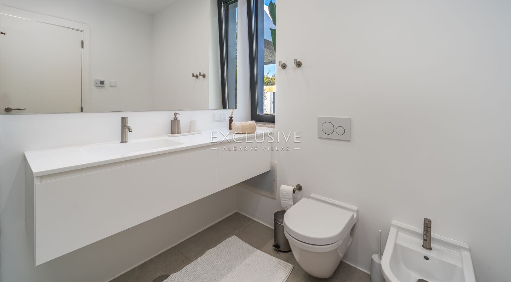 Elegante Villa mit außergewöhnlicher Aussicht und direktem Zugang zum Palmares Golf, Al