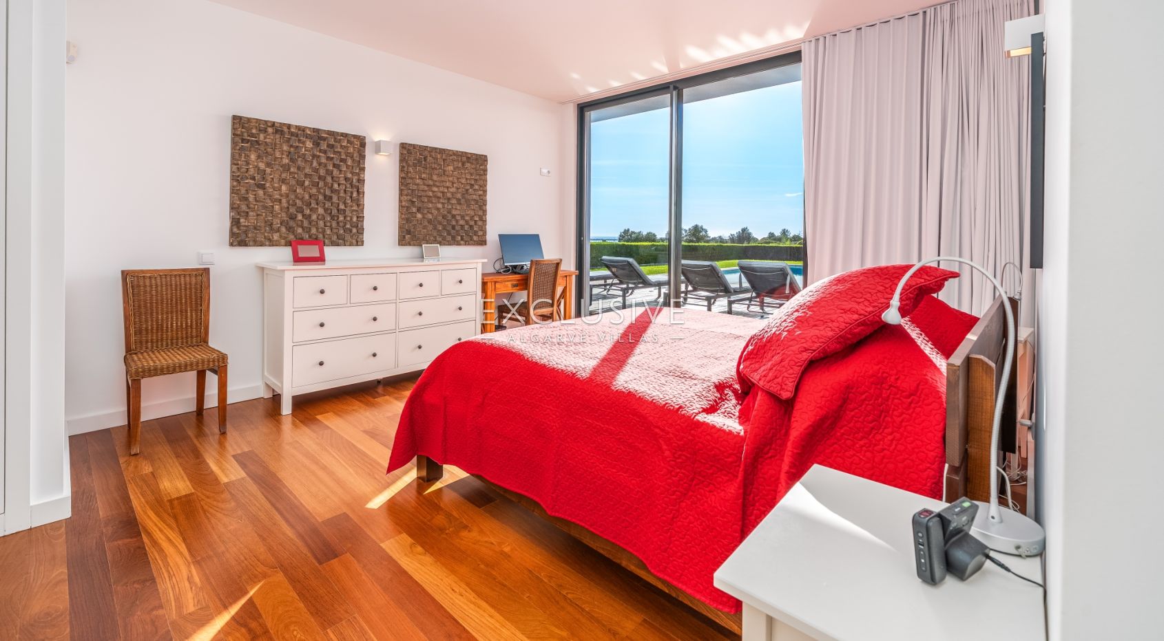 Elegante Villa mit außergewöhnlicher Aussicht und direktem Zugang zum Palmares Golf, Al