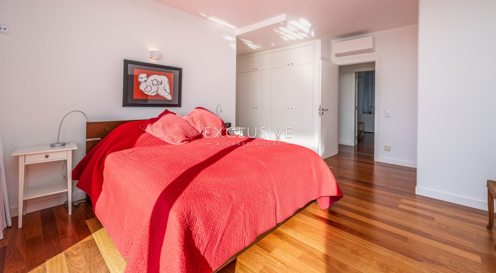 Elegante Villa mit außergewöhnlicher Aussicht und direktem Zugang zum Palmares Golf, Al