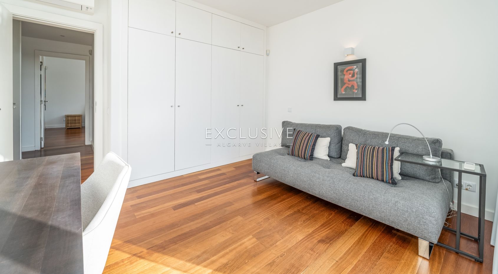 Elegante Villa mit außergewöhnlicher Aussicht und direktem Zugang zum Palmares Golf, Al
