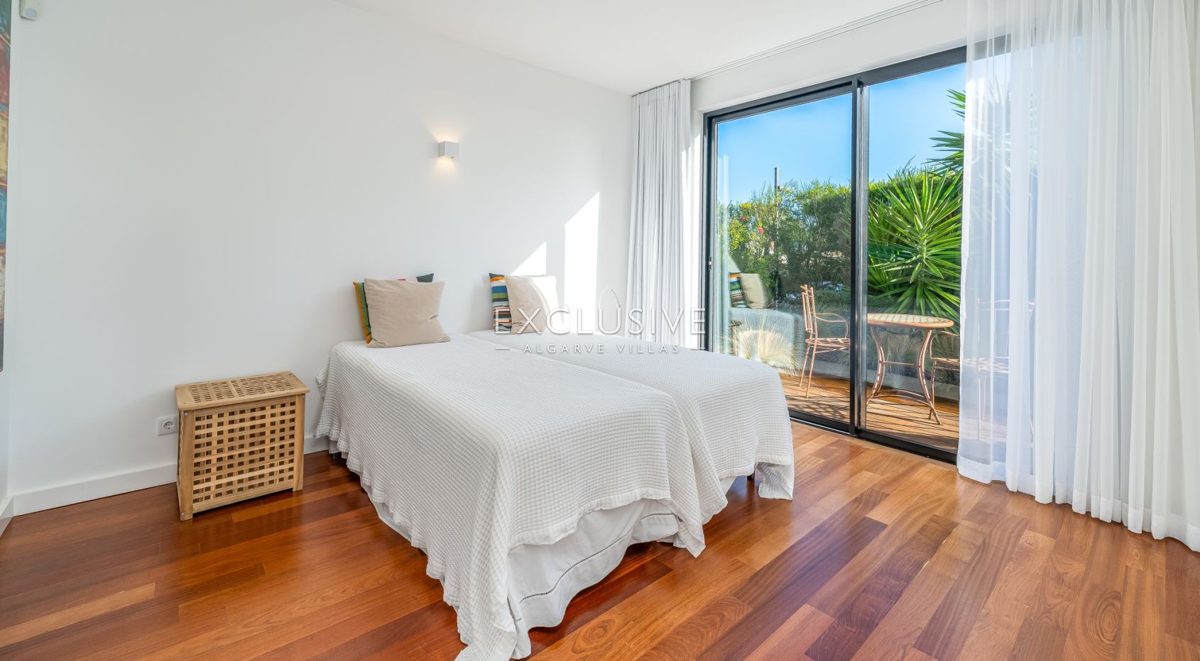 Elegante Villa mit außergewöhnlicher Aussicht und direktem Zugang zum Palmares Golf, Al