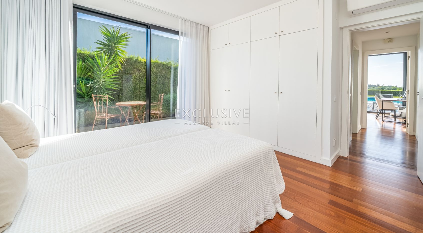 Elegante Villa mit außergewöhnlicher Aussicht und direktem Zugang zum Palmares Golf, Al