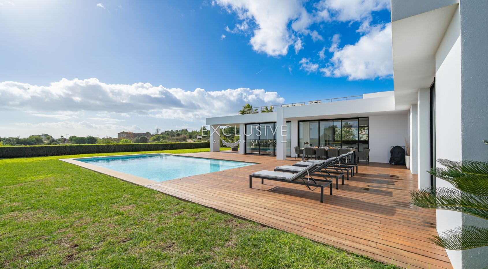 Elegante Villa mit außergewöhnlicher Aussicht und direktem Zugang zum Palmares Golf, Al