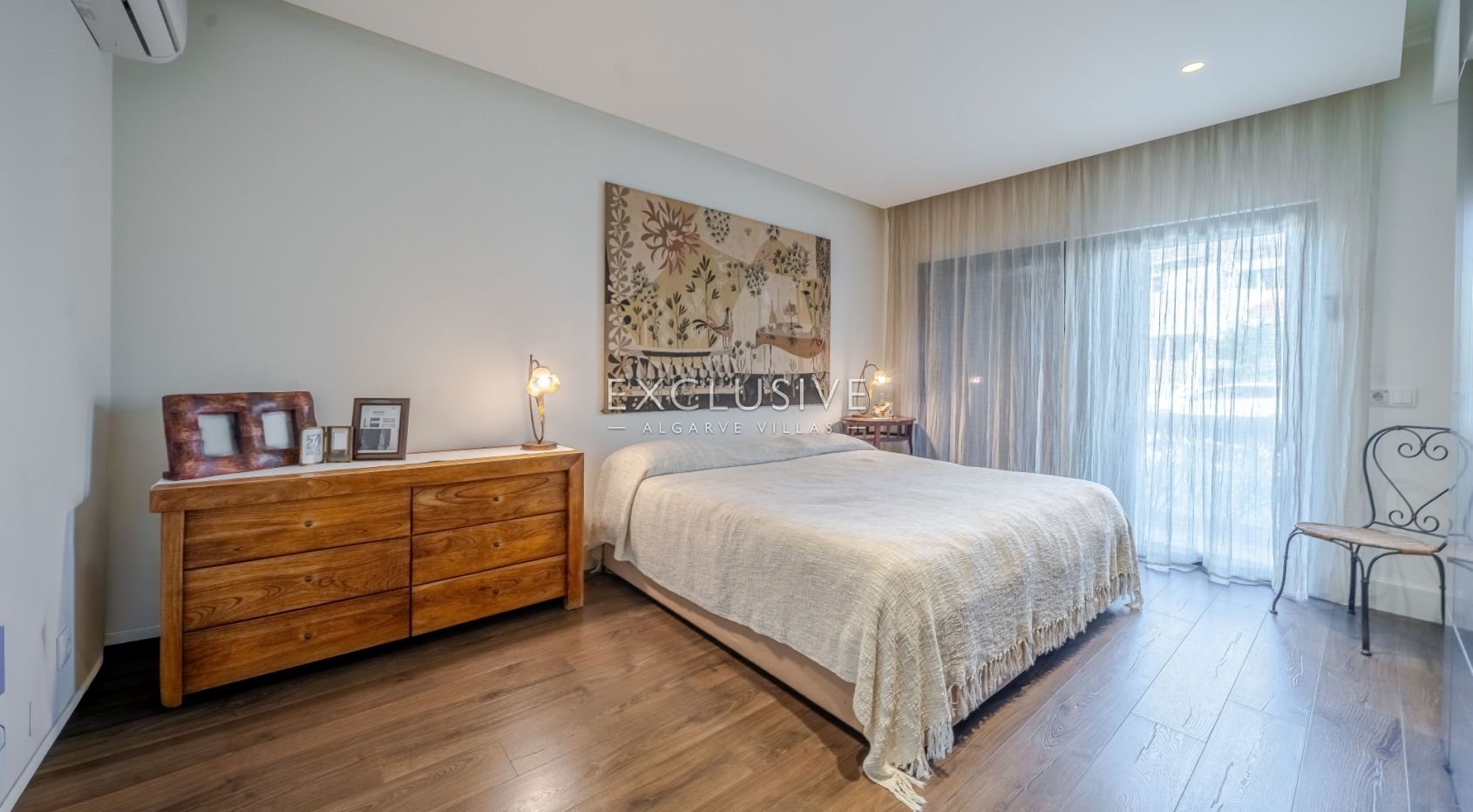 Buy 3+1 Bedroom Villa in Well Sought after Location in Vilamoura