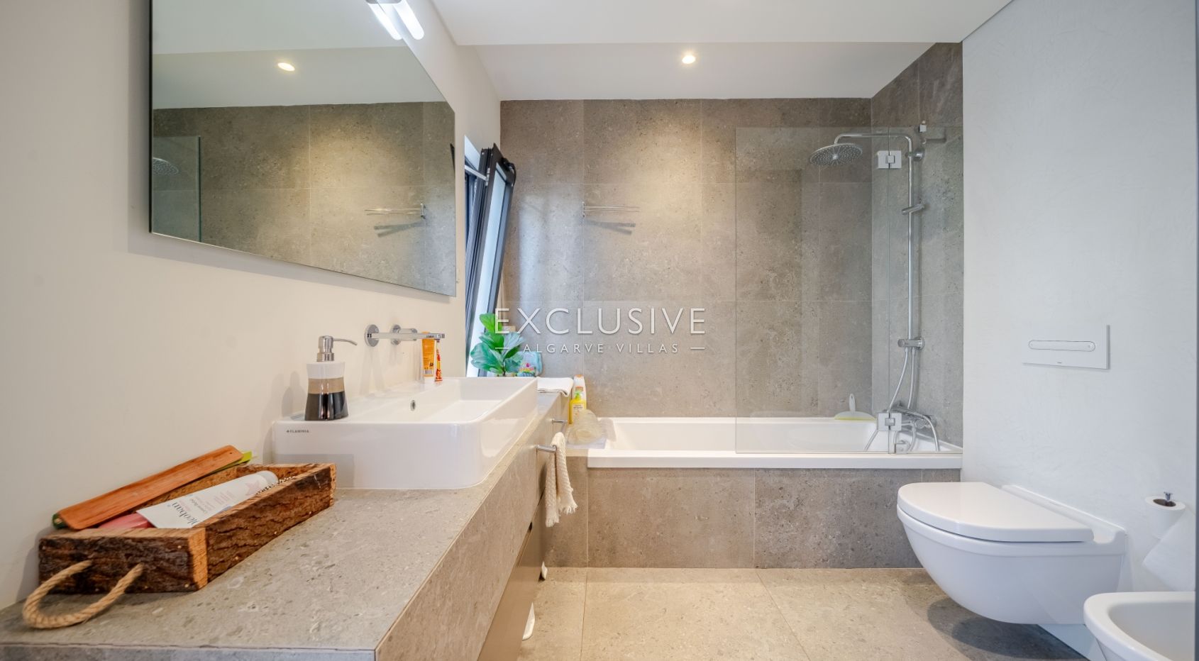Buy 3+1 Bedroom Villa in Well Sought after Location in Vilamoura