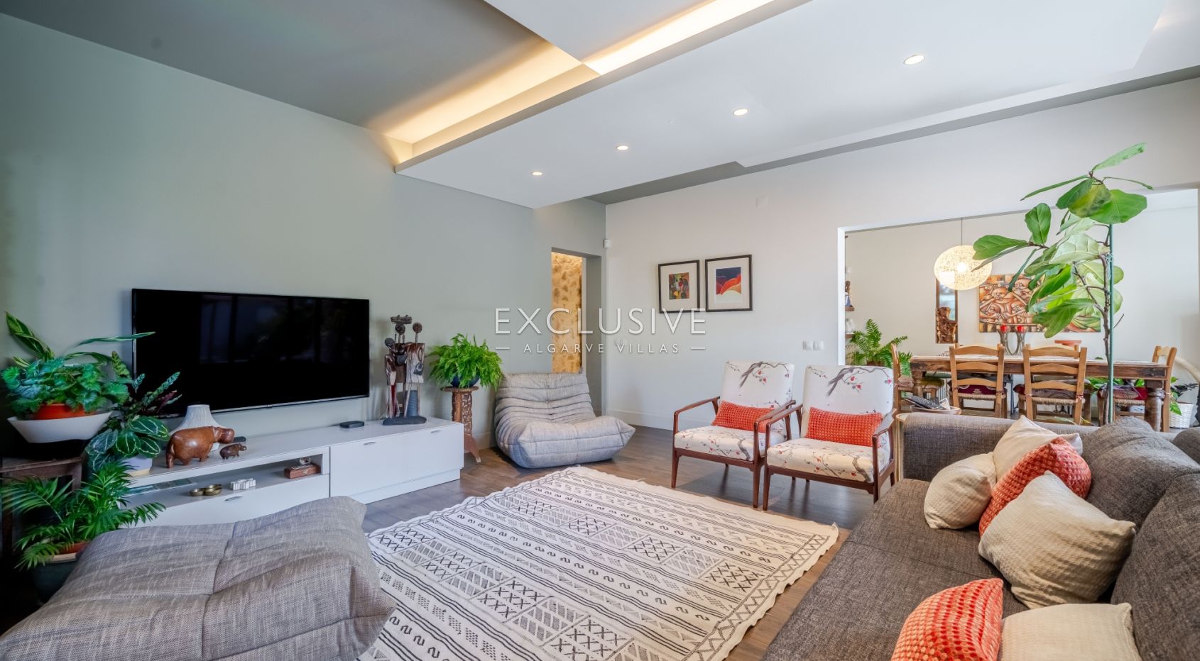 Buy 3+1 Bedroom Villa in Well Sought after Location in Vilamoura
