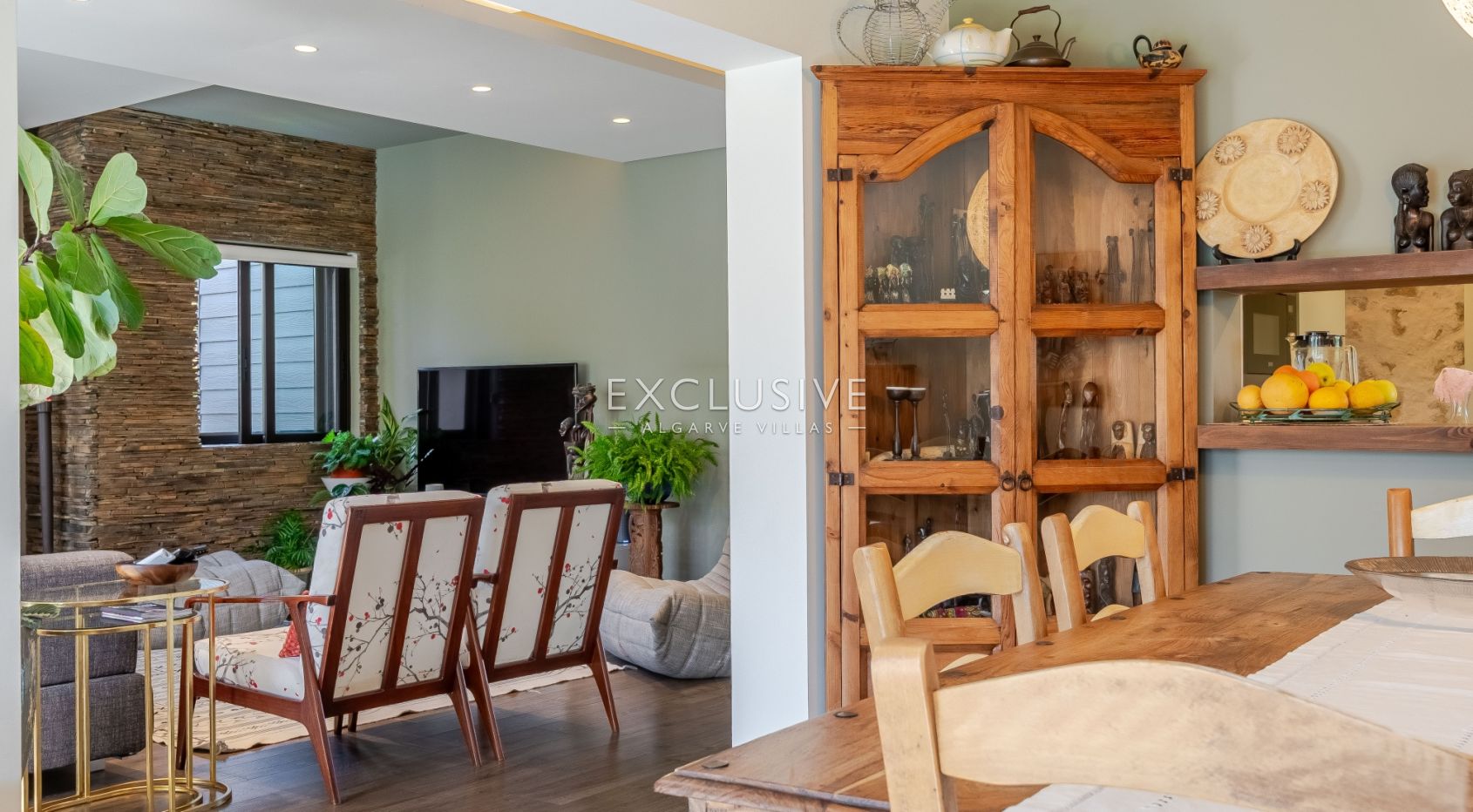 Buy 3+1 Bedroom Villa in Well Sought after Location in Vilamoura