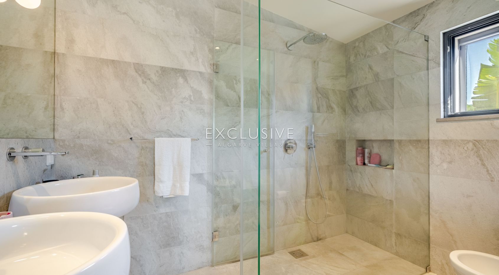 Buy 3+1 Bedroom Villa in Well Sought after Location in Vilamoura