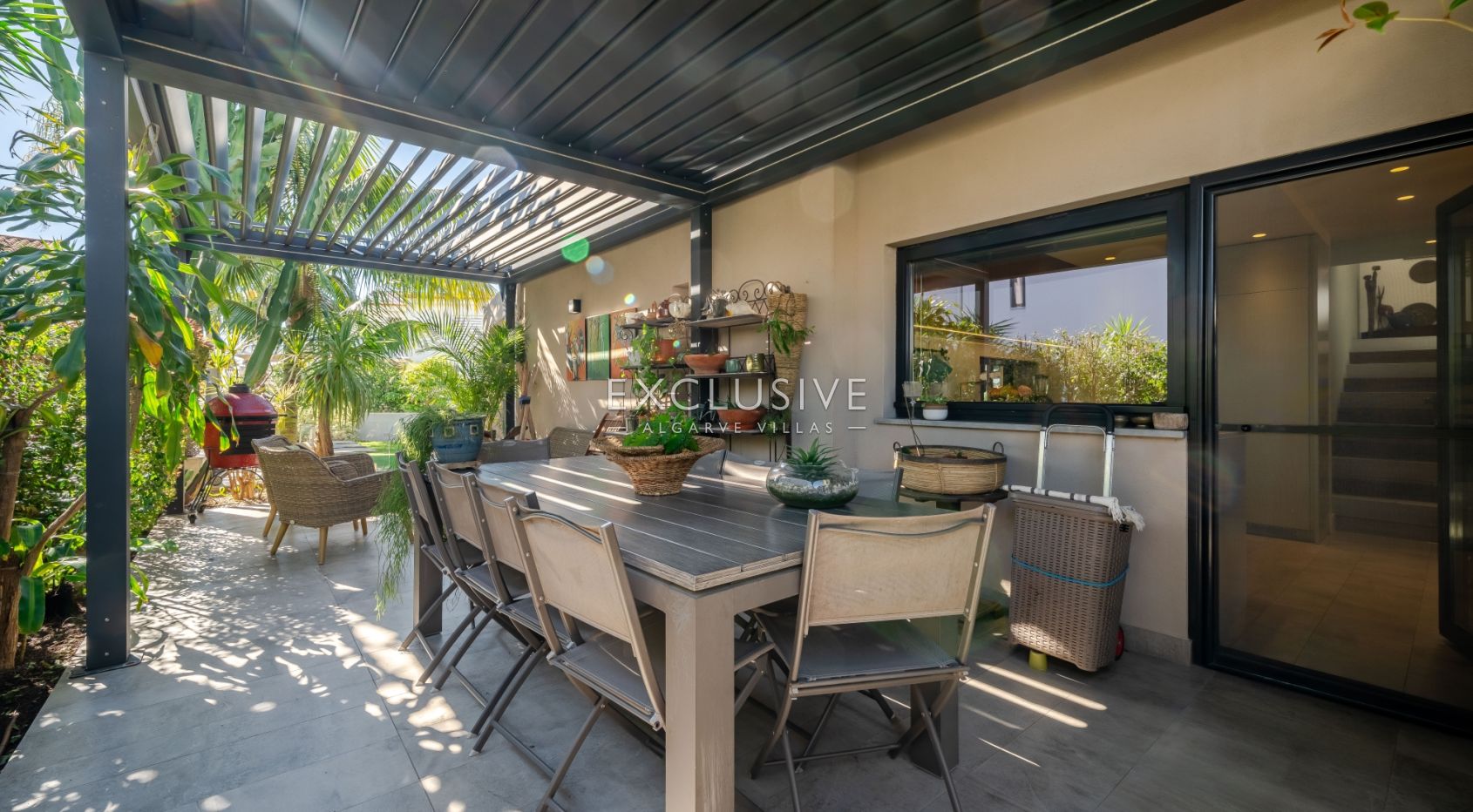 Buy 3+1 Bedroom Villa in Well Sought after Location in Vilamoura