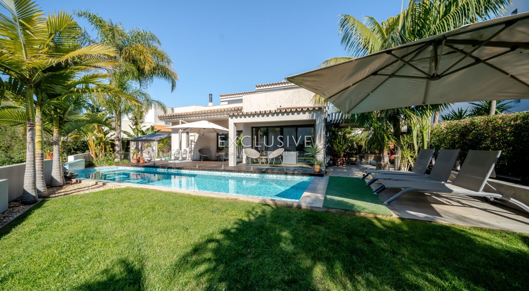 Buy 3+1 Bedroom Villa in Well Sought after Location in Vilamoura