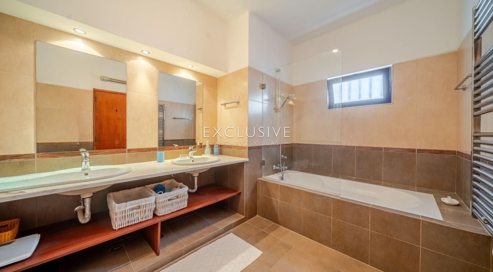 3 Schlafzimmer + separates 4. Schlafzimmer, Villa Carvoeiro, Pool und Meerblick in der