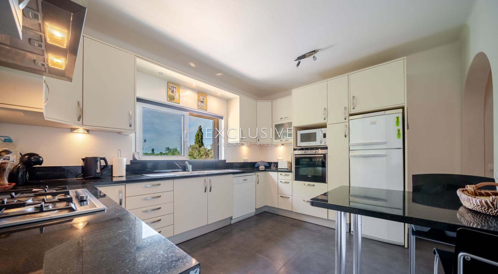 3 Schlafzimmer + separates 4. Schlafzimmer, Villa Carvoeiro, Pool und Meerblick in der