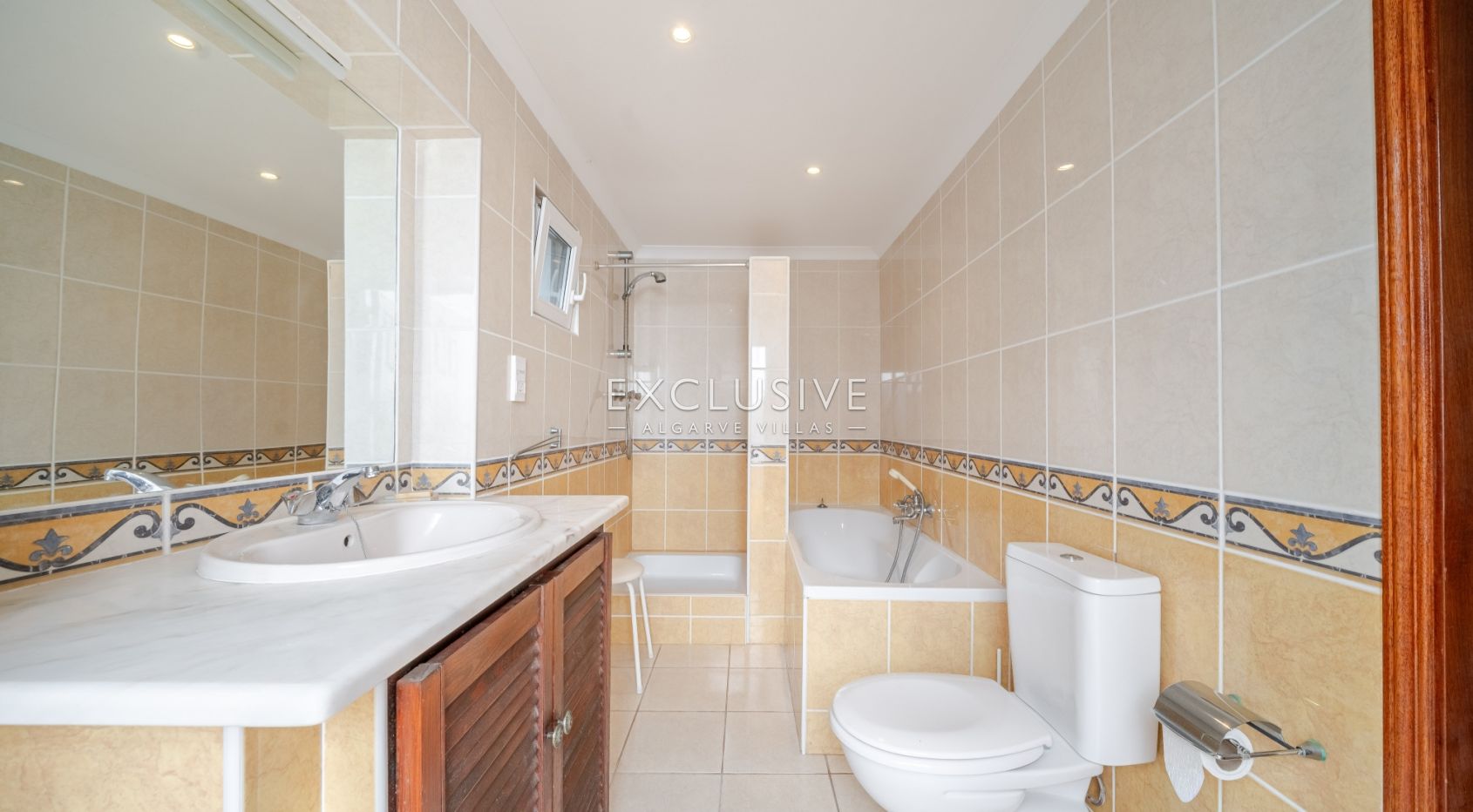 3 Schlafzimmer + separates 4. Schlafzimmer, Villa Carvoeiro, Pool und Meerblick in der