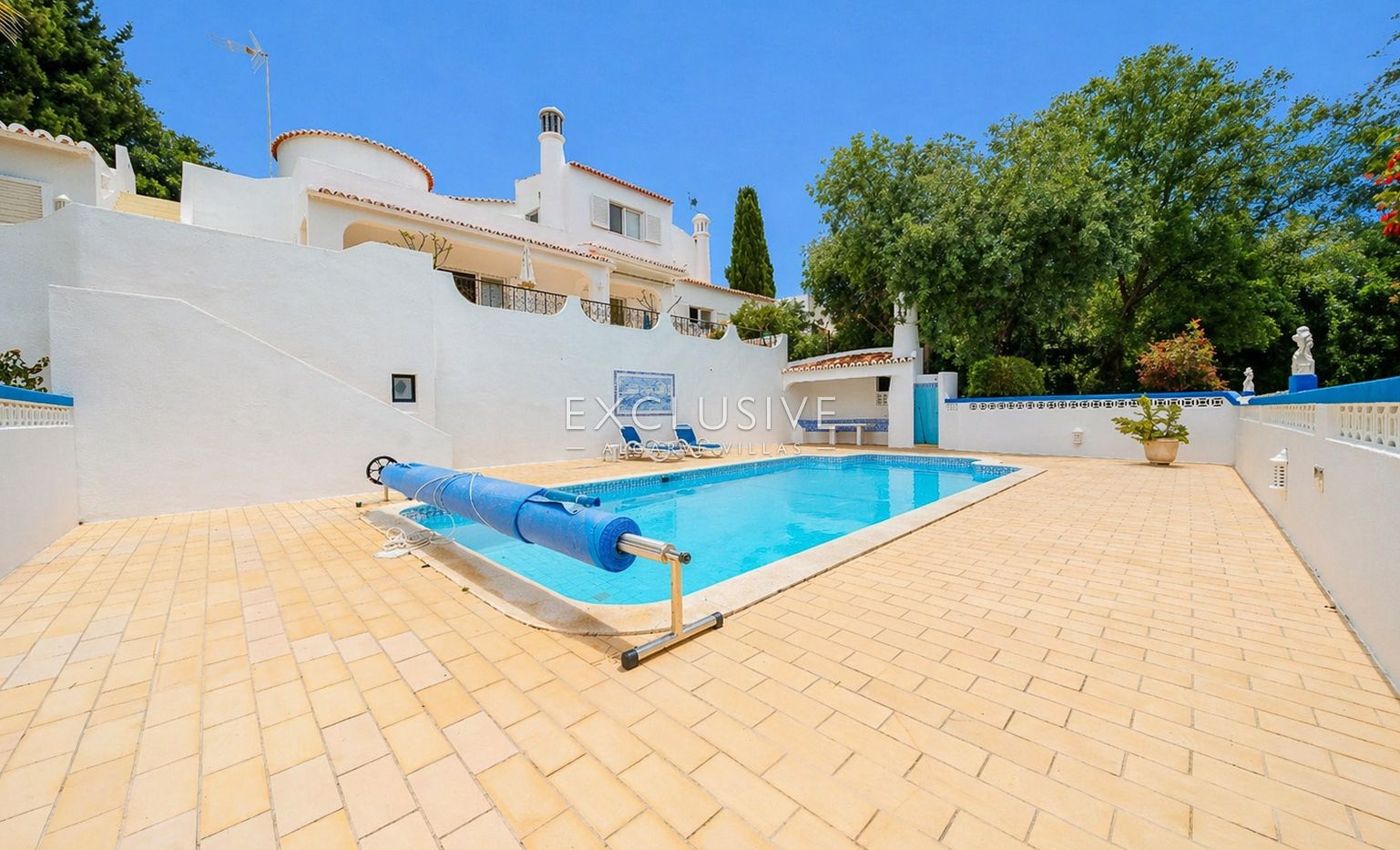3 Schlafzimmer + separates 4. Schlafzimmer, Villa Carvoeiro, Pool und Meerblick in der