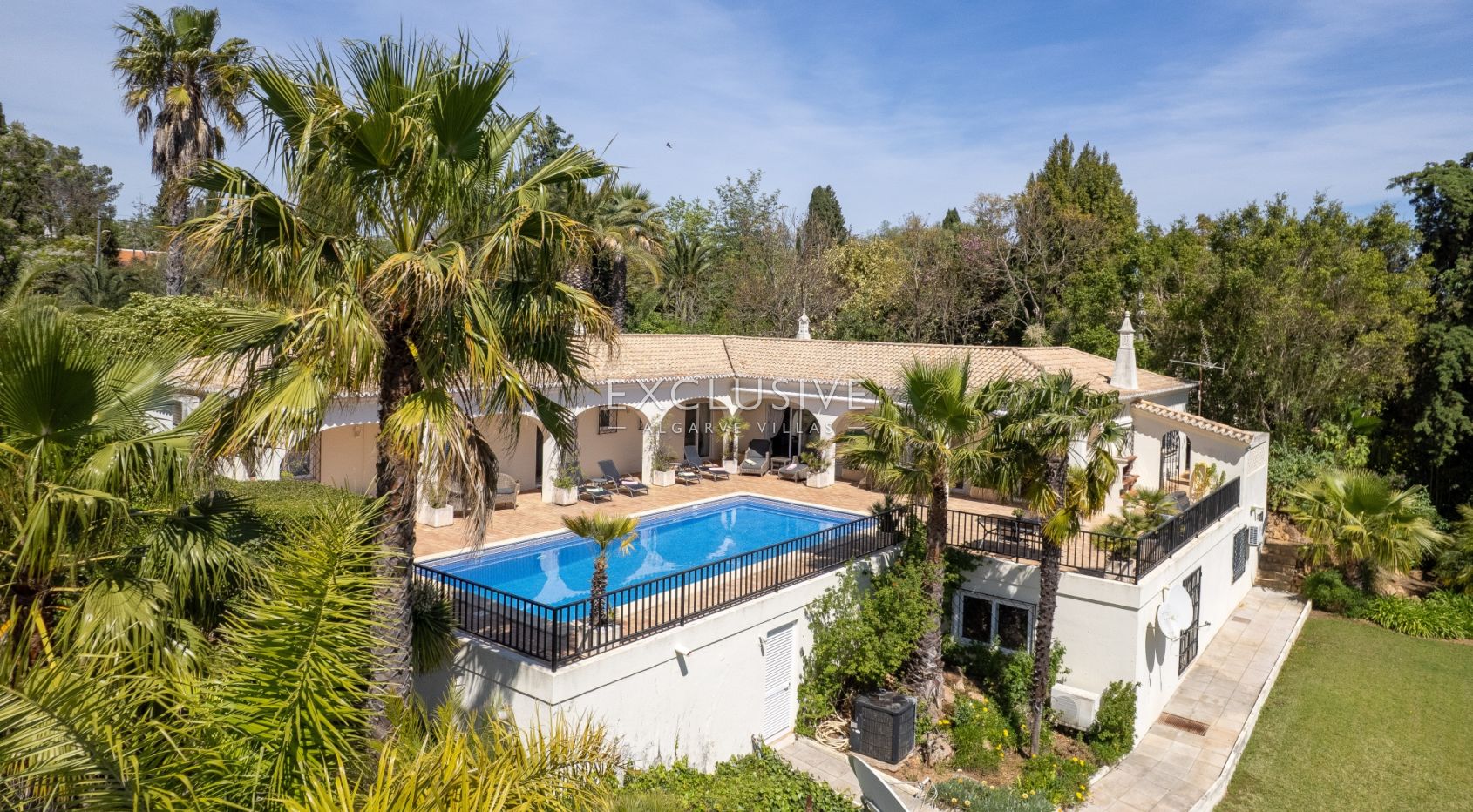 Exklusive 3 + 1 Schlafzimmer Villa auf großem Grundstück und Pool in Monte Judeu bei Po