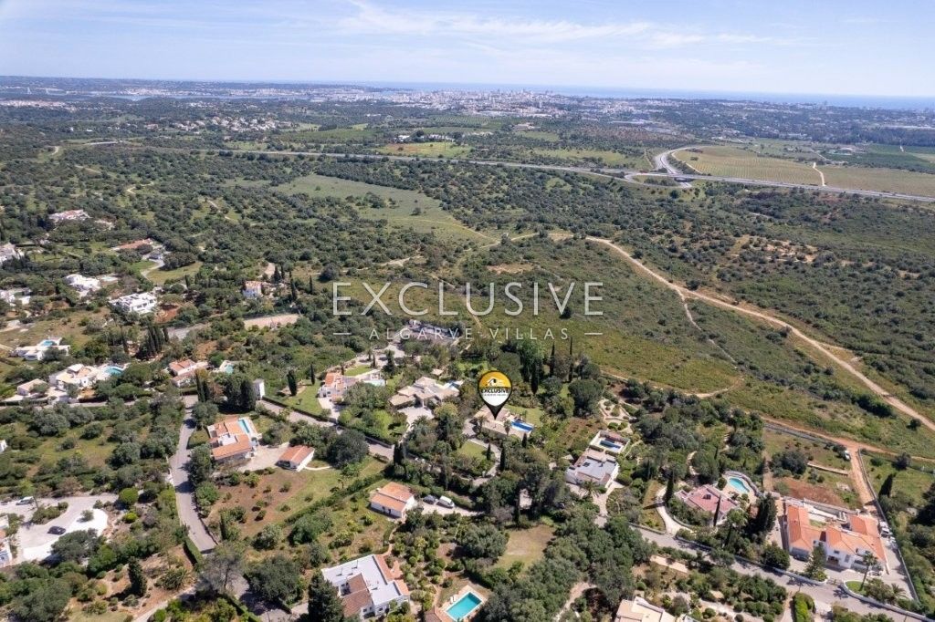 Exklusive 3 + 1 Schlafzimmer Villa auf großem Grundstück und Pool in Monte Judeu bei Po