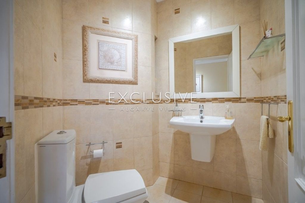 Exklusive 3 + 1 Schlafzimmer Villa auf großem Grundstück und Pool in Monte Judeu bei Po