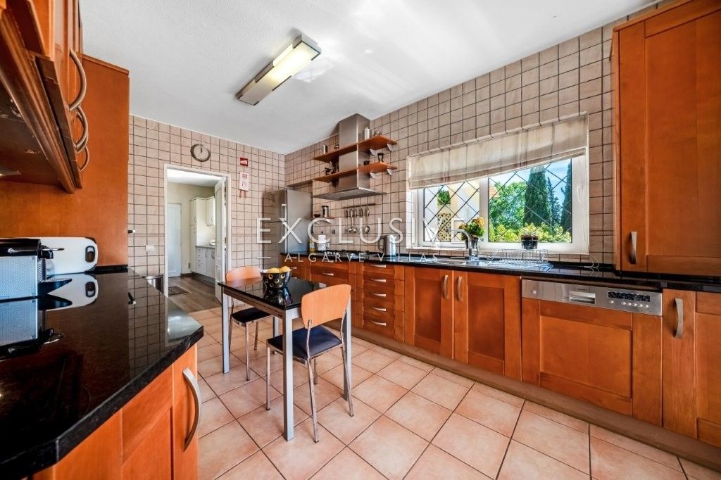 Exklusive 3 + 1 Schlafzimmer Villa auf großem Grundstück und Pool in Monte Judeu bei Po