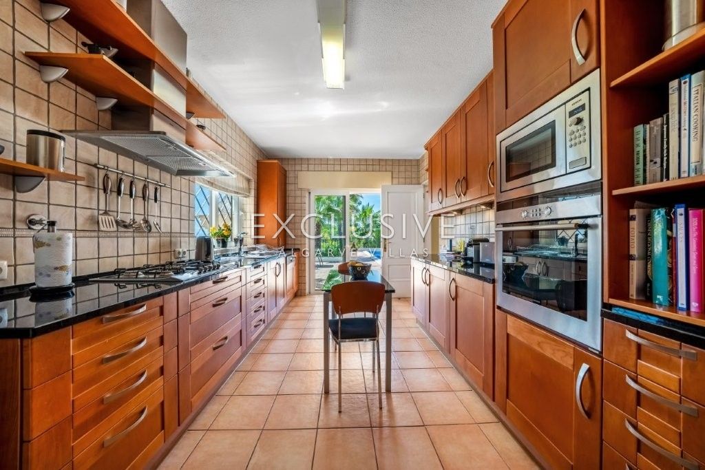 Exklusive 3 + 1 Schlafzimmer Villa auf großem Grundstück und Pool in Monte Judeu bei Po