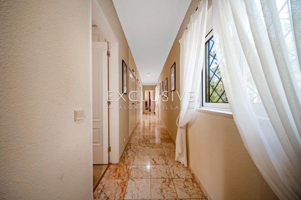 Exklusive 3 + 1 Schlafzimmer Villa auf großem Grundstück und Pool in Monte Judeu bei Po