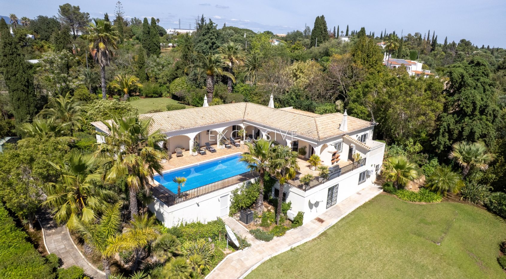 Exklusive 3 + 1 Schlafzimmer Villa auf großem Grundstück und Pool in Monte Judeu bei Po