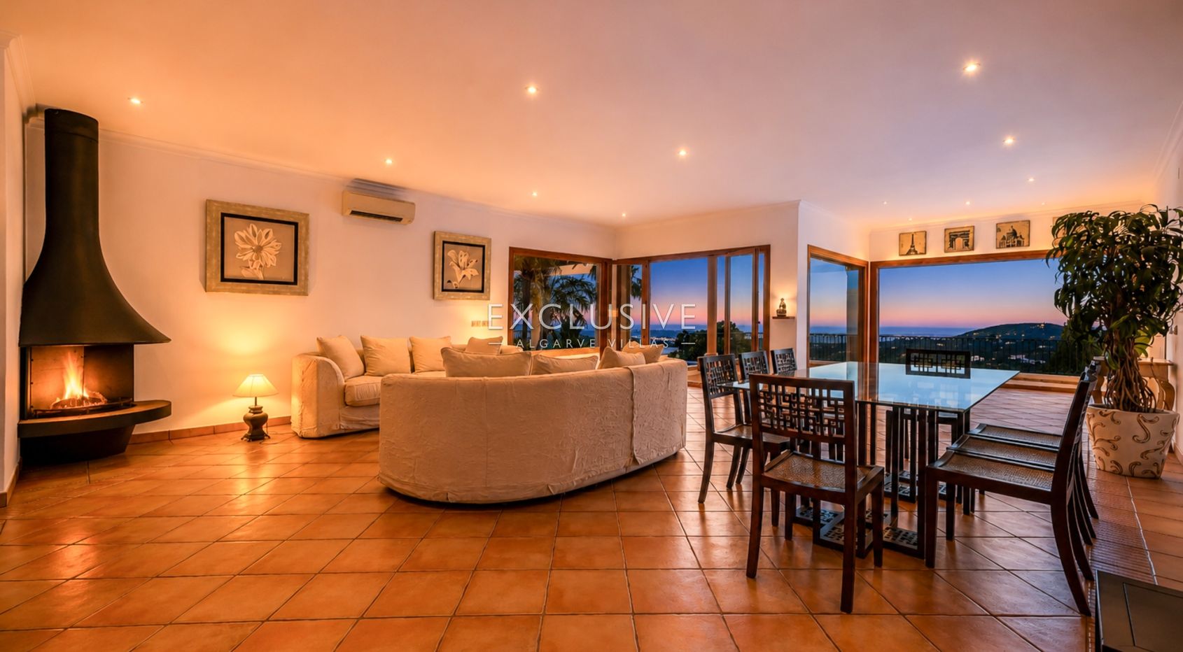 4-Schlafzimmer-Villa in Santa Bárbara de Nexe mit unverbautem Meerblick