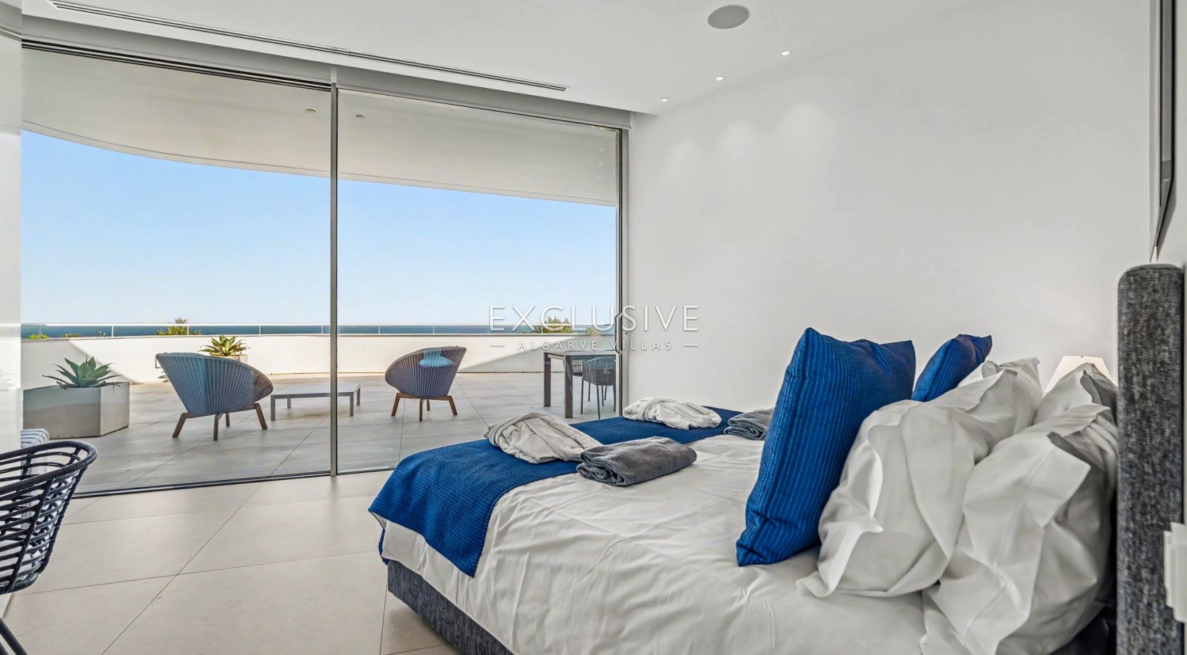 Luxury 6 bedroom Villa with 360º Sea Views in Canavial, Lagos