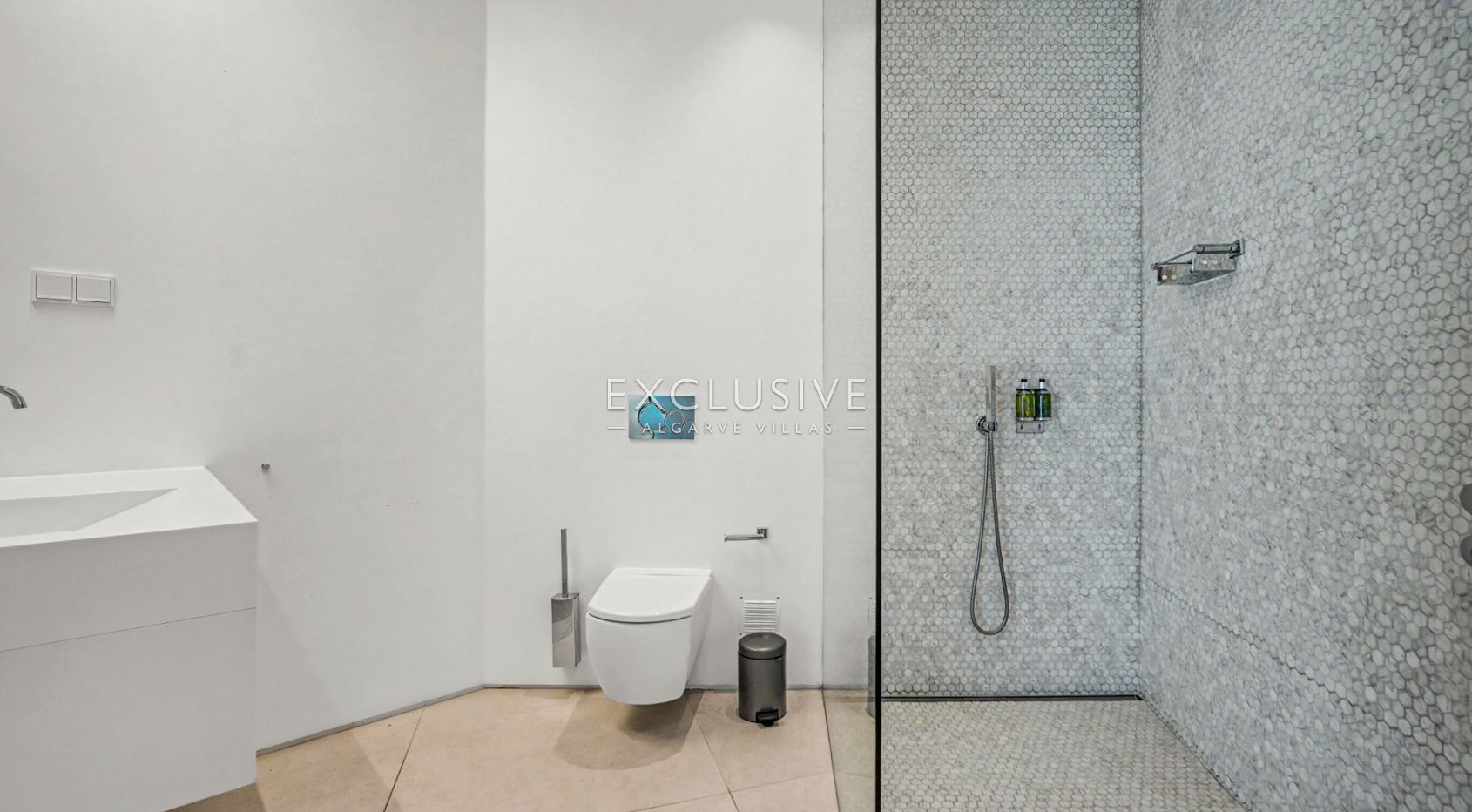 Luxury 6 bedroom Villa with 360º Sea Views in Canavial, Lagos
