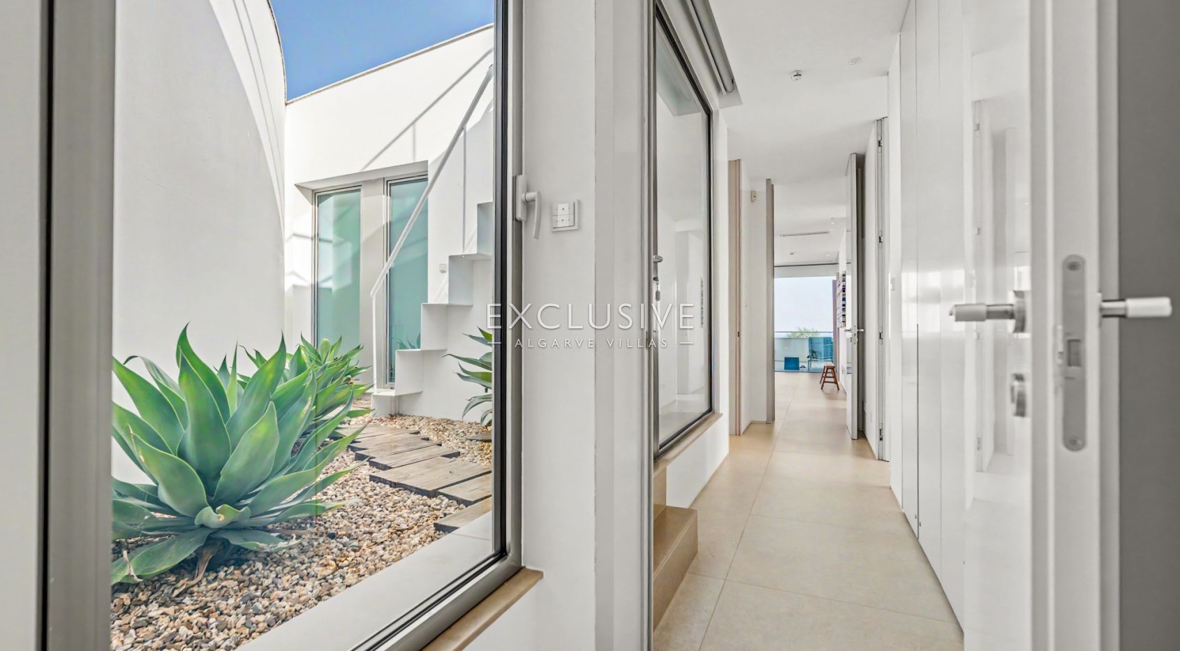 Luxury 6 bedroom Villa with 360º Sea Views in Canavial, Lagos