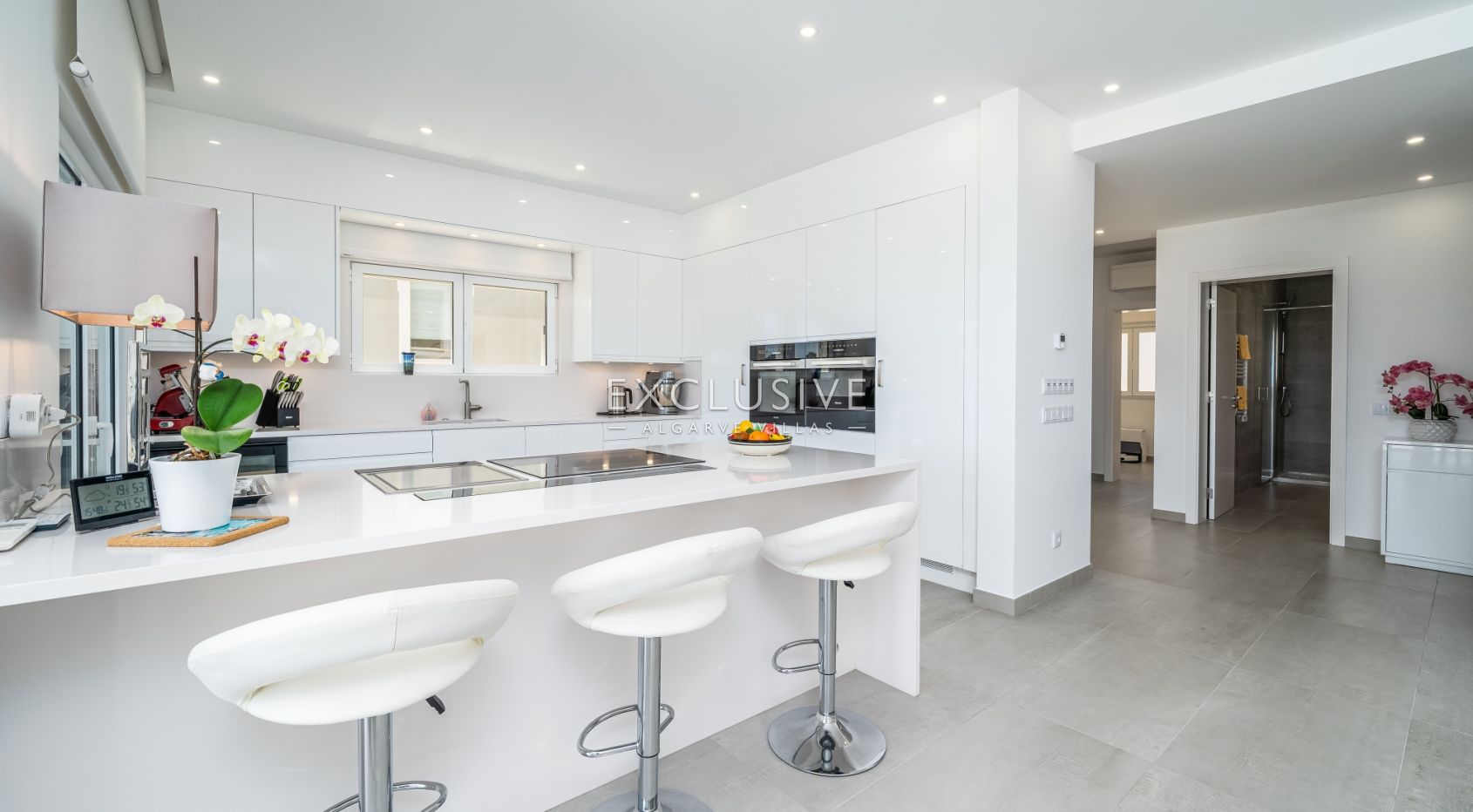 Exceptional Golf & Sea View Villa in Boavista, Lagos