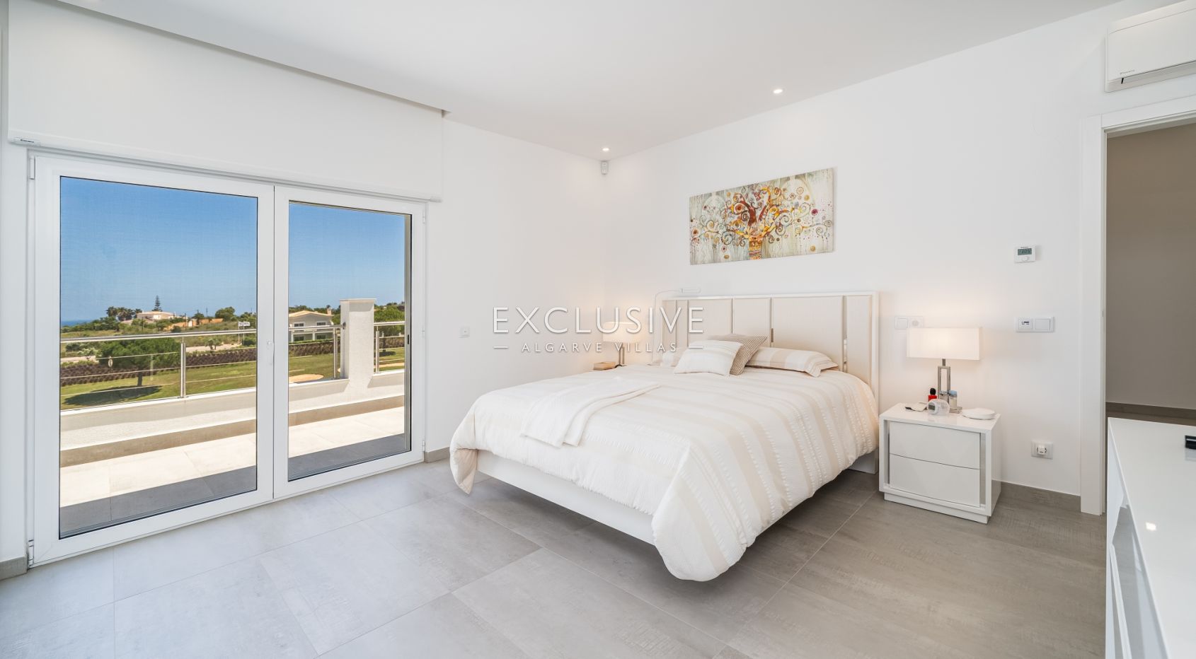 Exceptional Golf & Sea View Villa in Boavista, Lagos