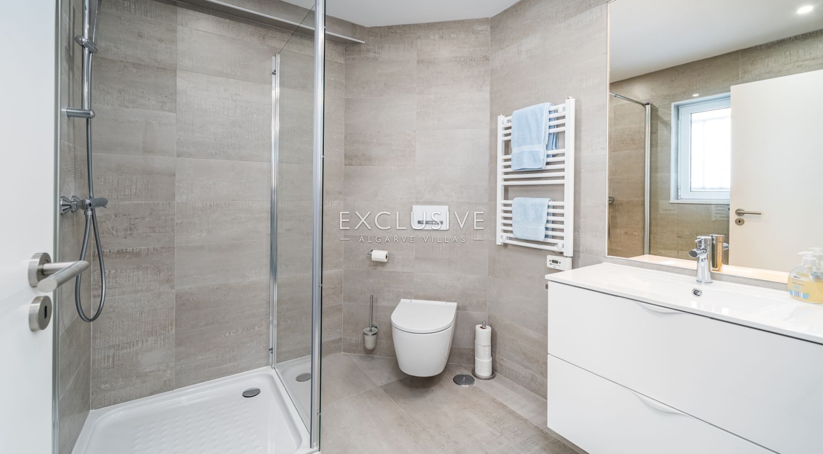 Exceptional Golf & Sea View Villa in Boavista, Lagos
