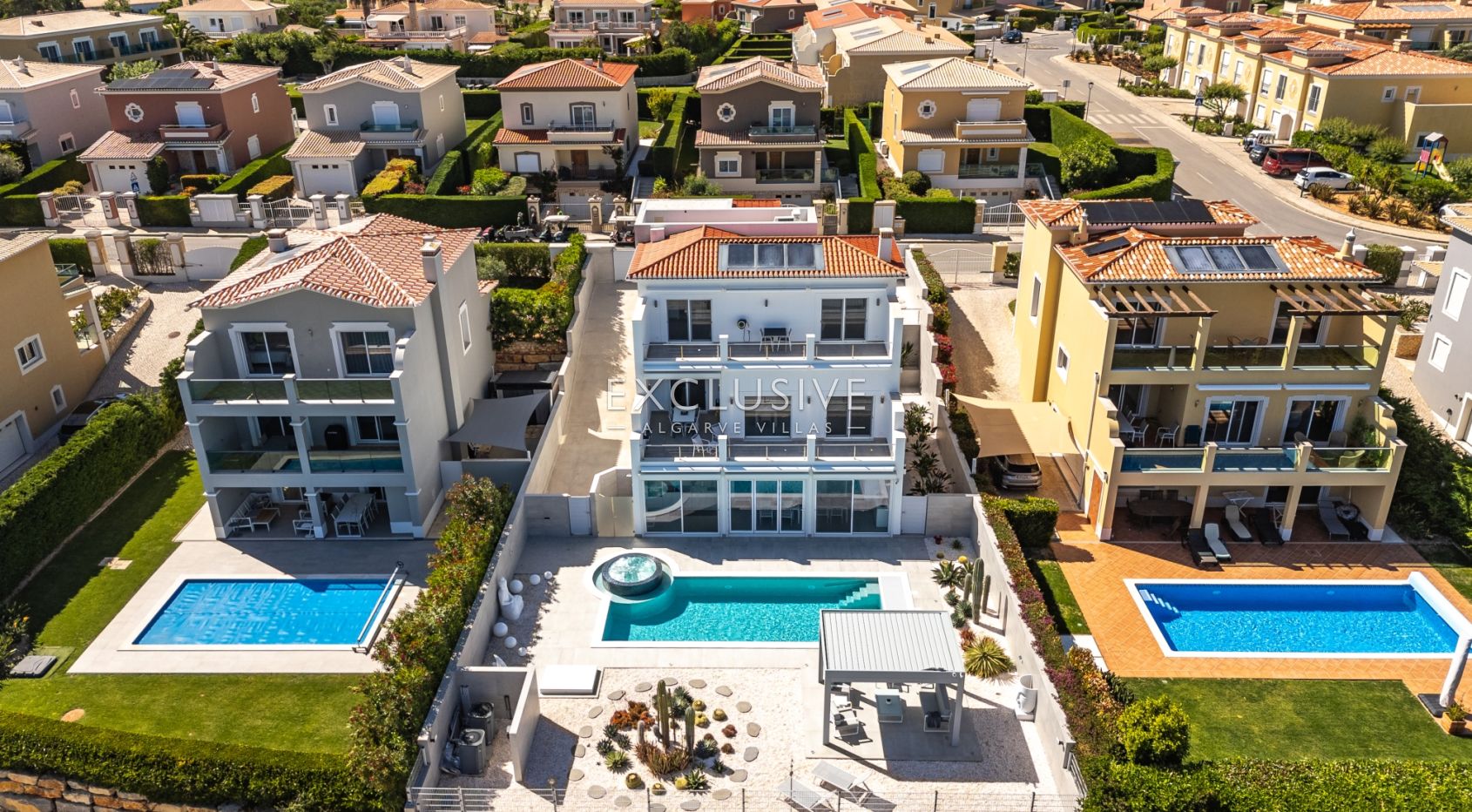 Exceptional Golf & Sea View Villa in Boavista, Lagos