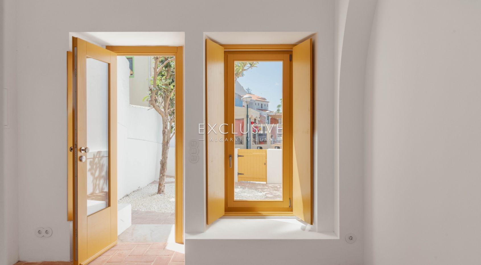 Brandneues Reihenhaus im Zentrum von Vila do Bispo an der Algarve
