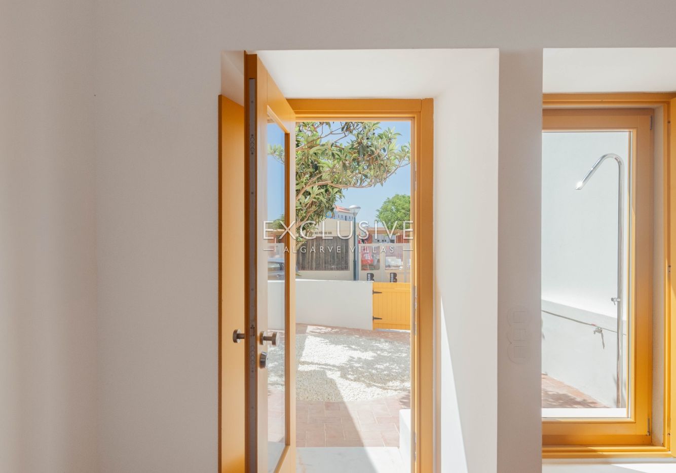 Brandneues Reihenhaus im Zentrum von Vila do Bispo an der Algarve