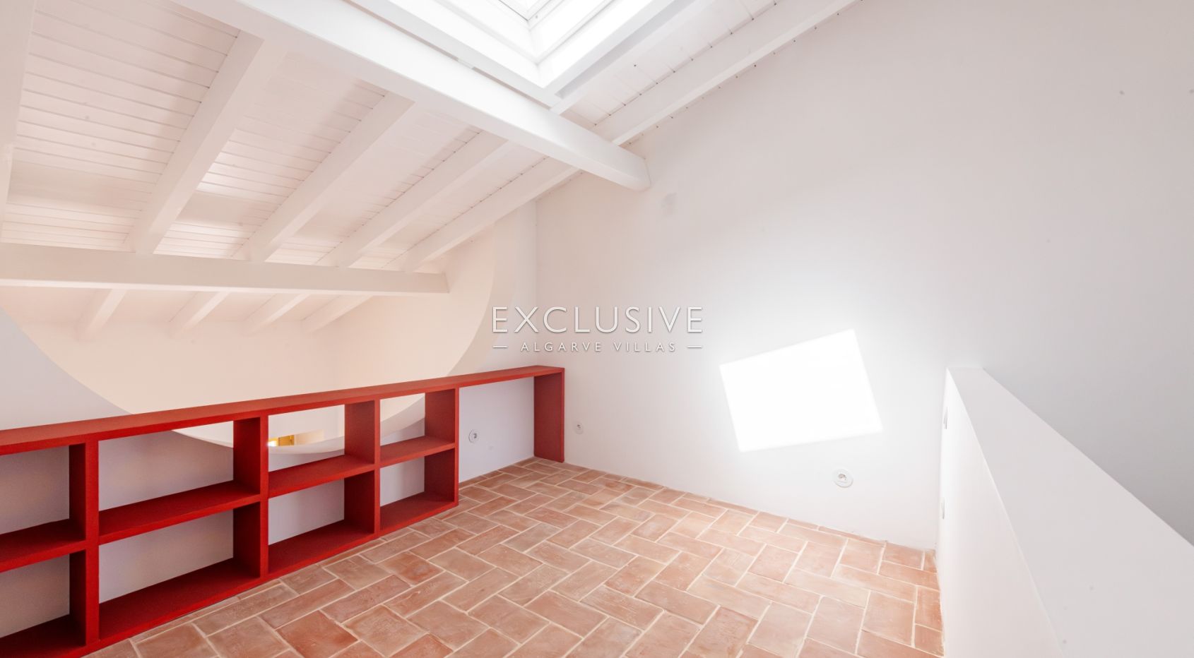 Brandneues Reihenhaus im Zentrum von Vila do Bispo an der Algarve