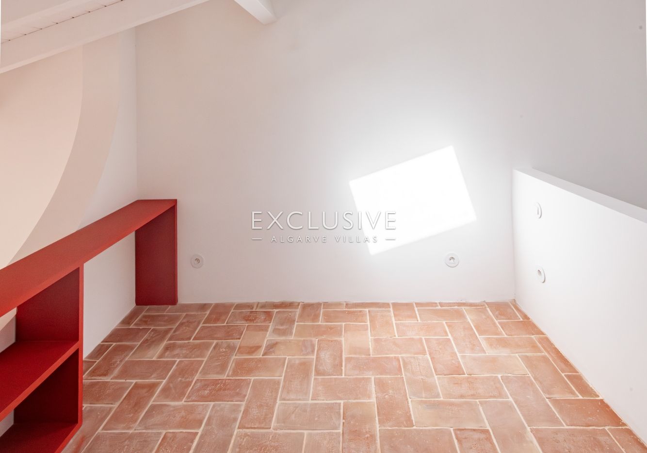 Brandneues Reihenhaus im Zentrum von Vila do Bispo an der Algarve