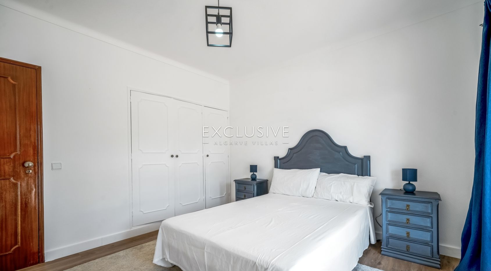 Exclusive 4+1 bedroom Villa with heated pool on 7910m2 plot in Porches, Algarve